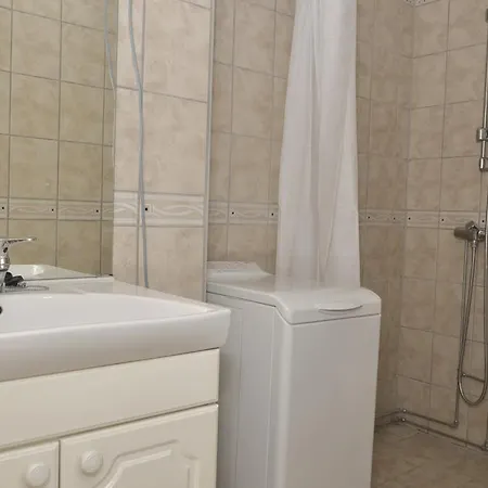 One Bedroom In Oslo, Grefsenveien 25 * Осло